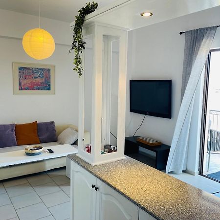 Akrata V Apartment ภายนอก รูปภาพ