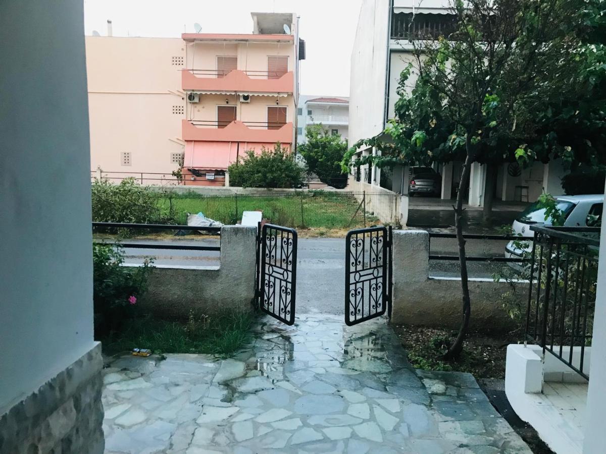Akrata V Apartment ภายนอก รูปภาพ