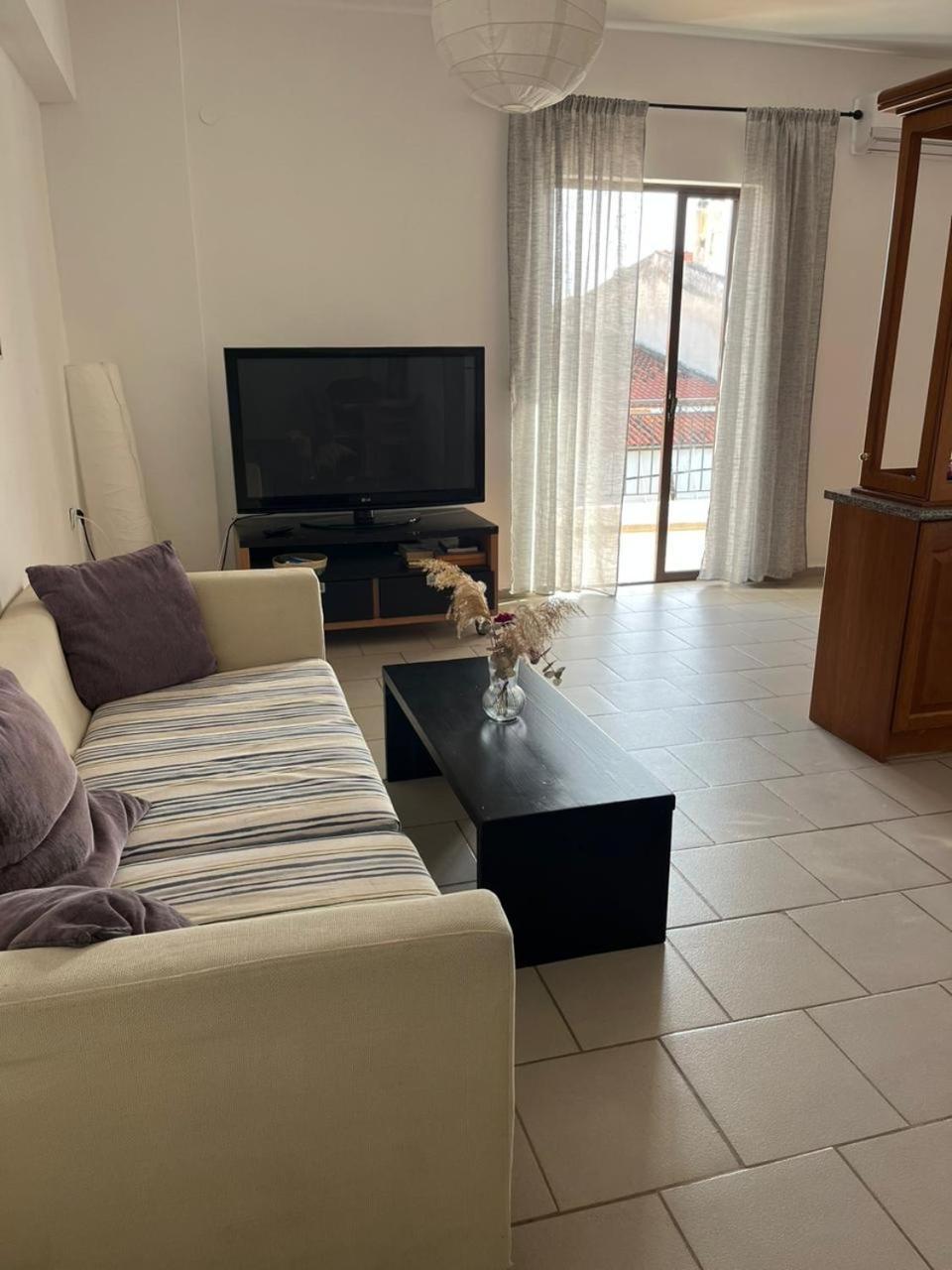 Akrata V Apartment ภายนอก รูปภาพ