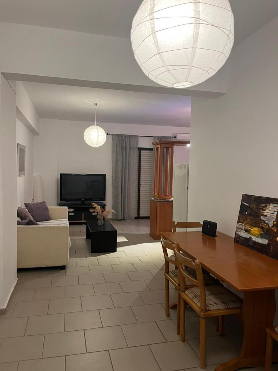 Akrata V Apartment ภายนอก รูปภาพ