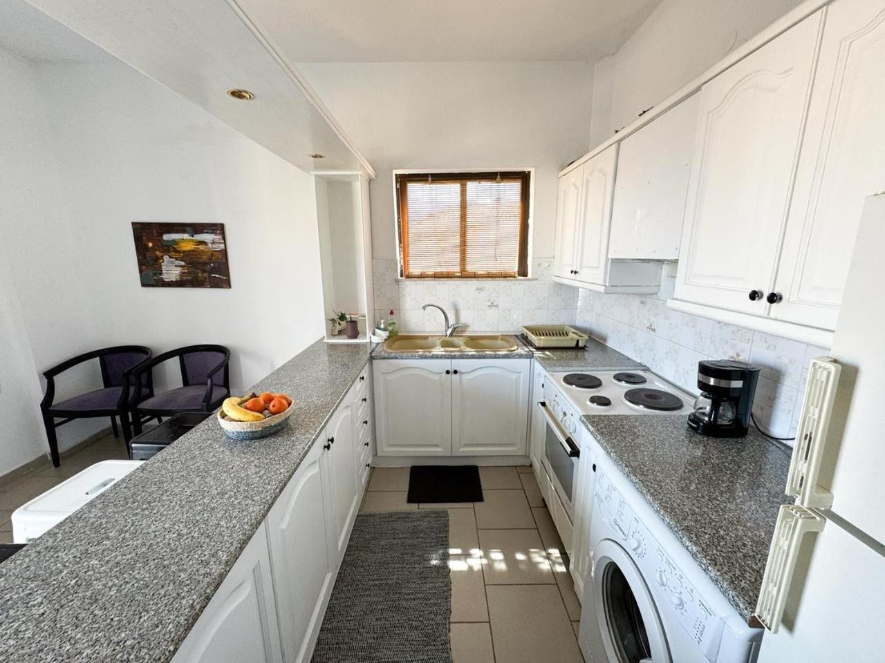 Akrata V Apartment ภายนอก รูปภาพ